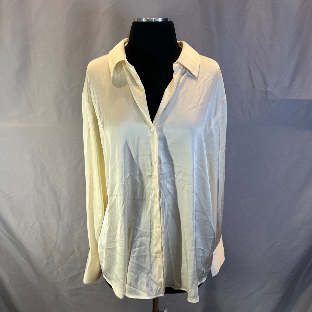 Cupcakes And Cashmere Blouse Top Womens XL Beige Stretch Long Sleeve Button Up